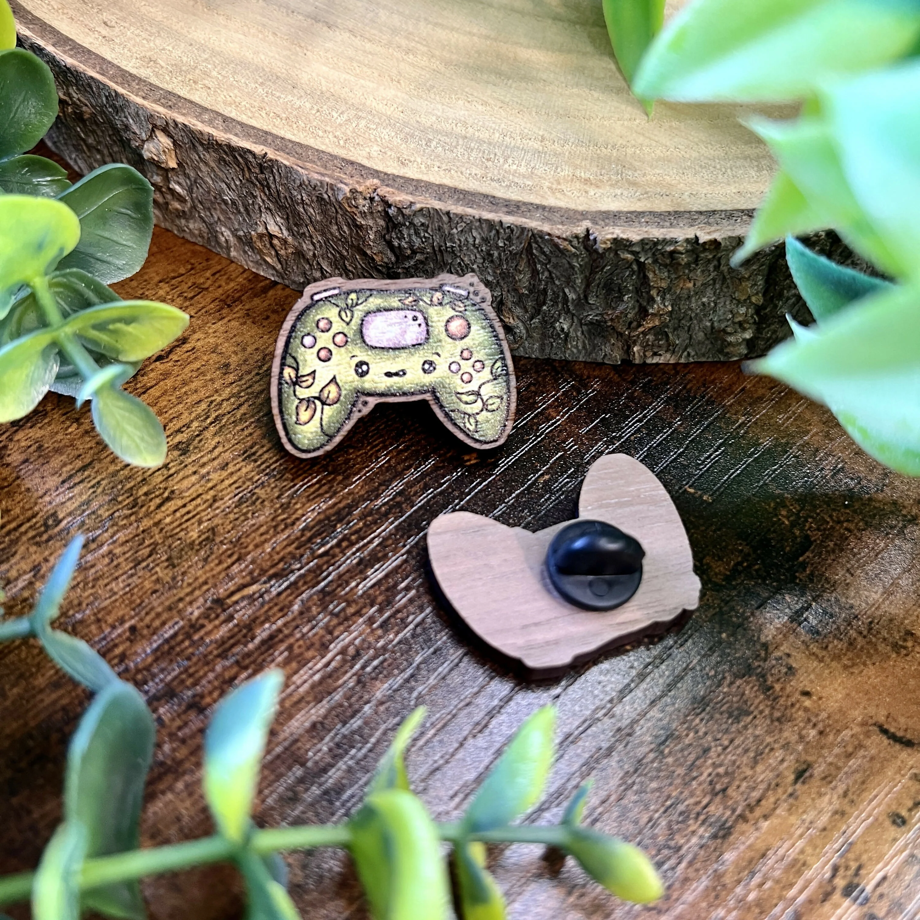 Cosy Gamepad Wooden Pin - Image 5