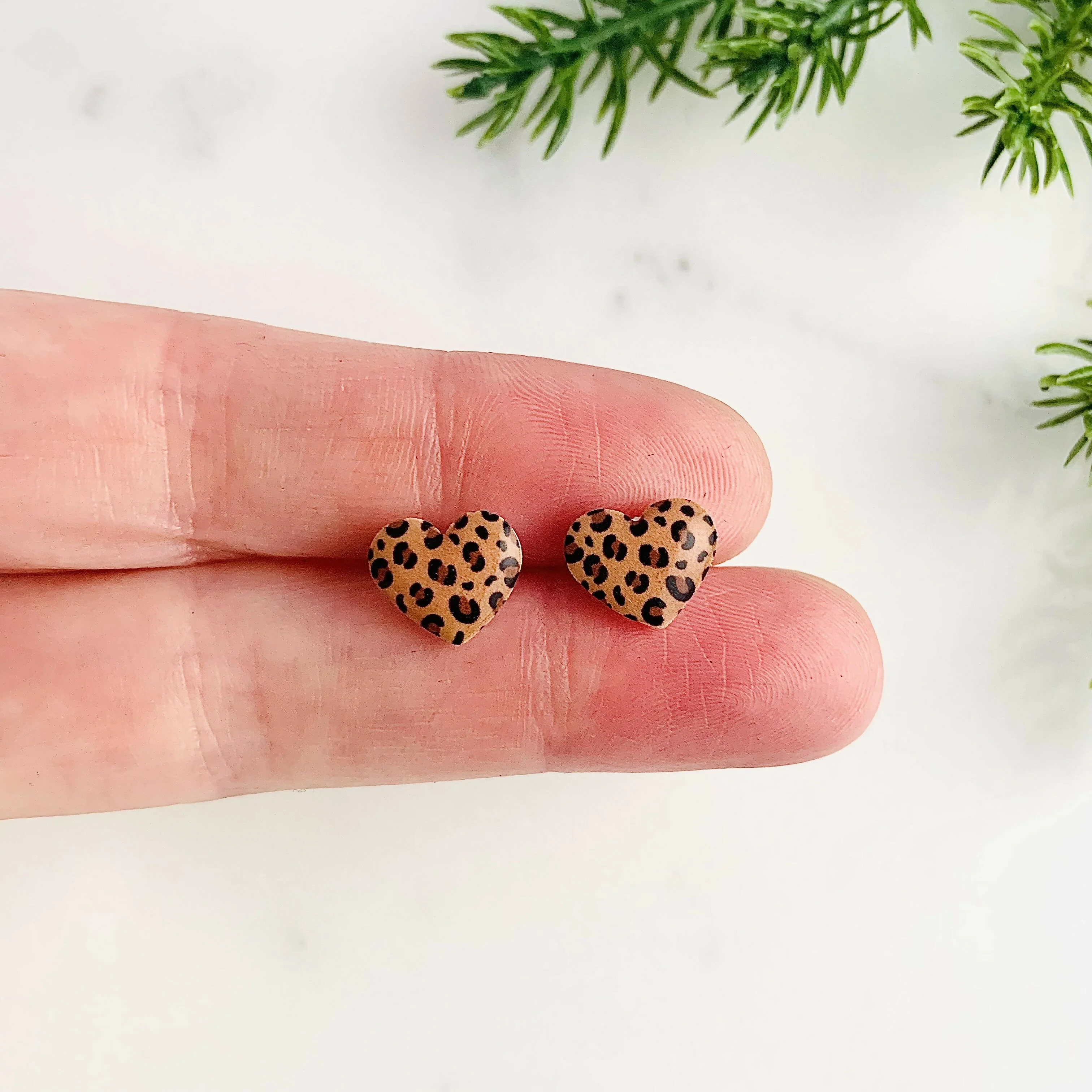 Leopard Print Heart Stud Earrings - Image 5
