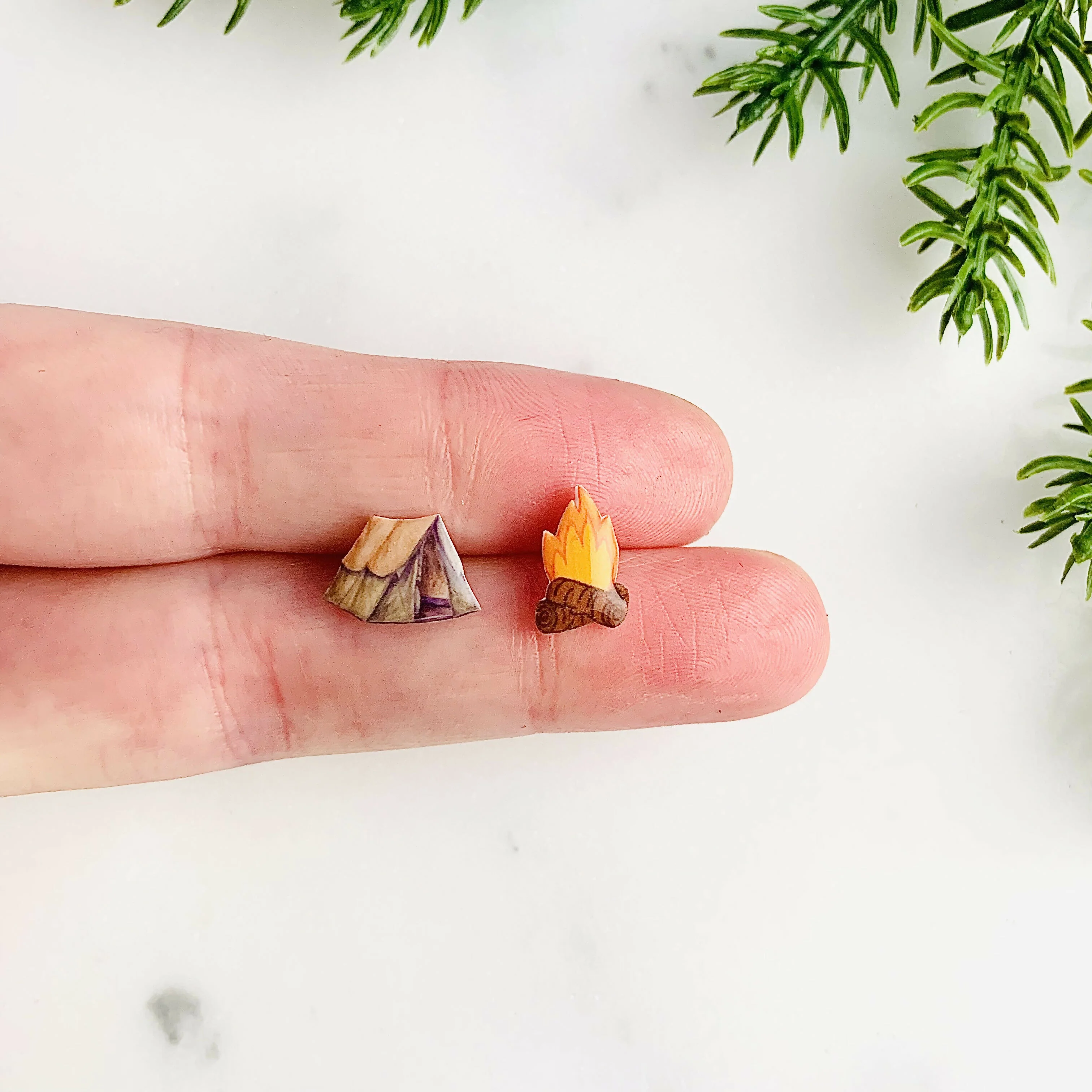 Mismatched Tent & Camp Fire - Image 6