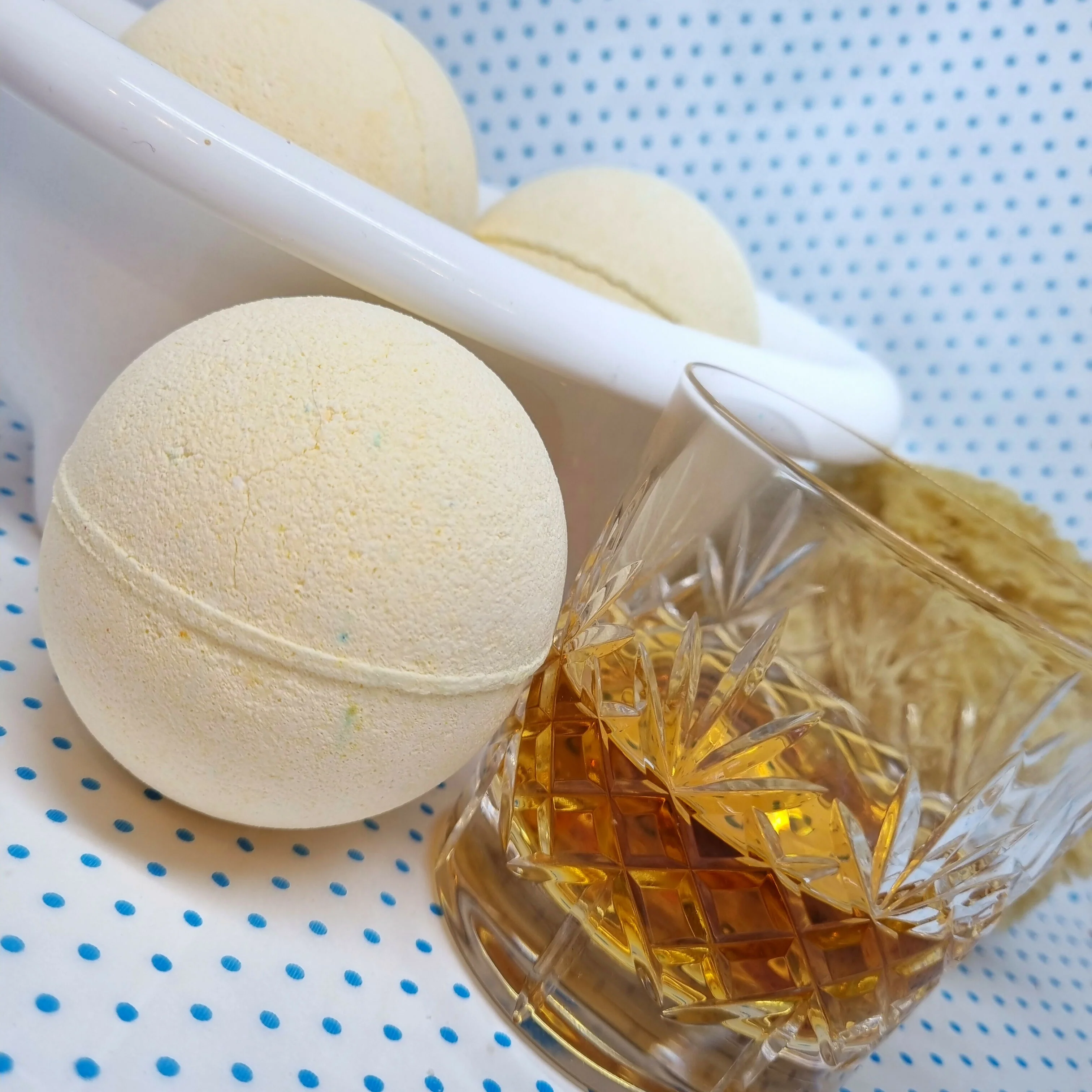 The Boilermaker Man Sized Luxury Bath Bomb - Image 3