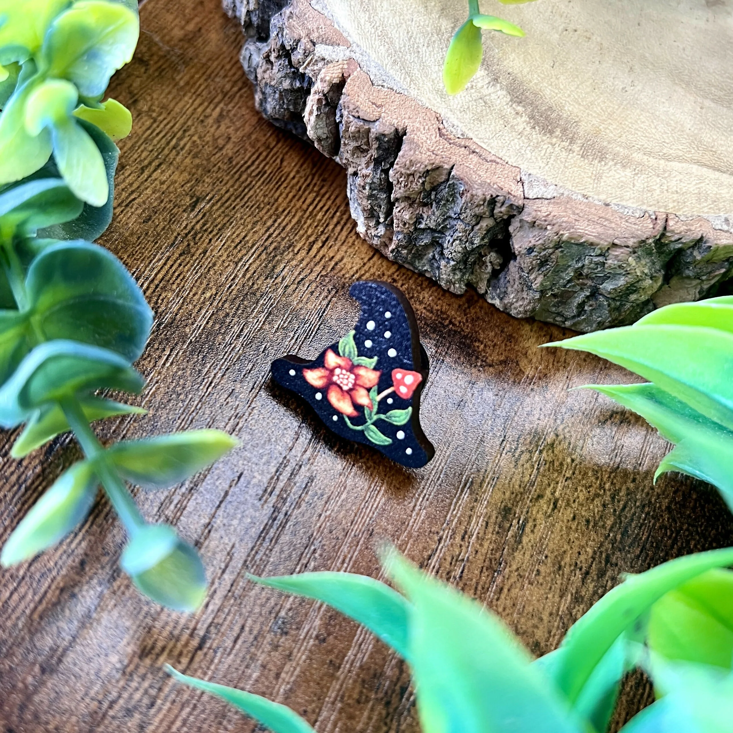 Witch Hat Wooden Pin - Image 3